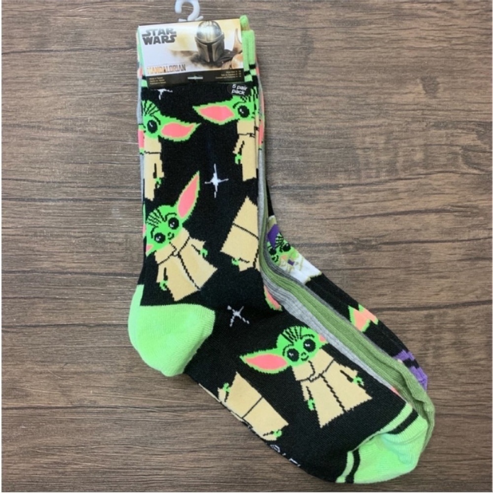 ✨ NWT Five Pairs Baby Yoda Long Socks ✨